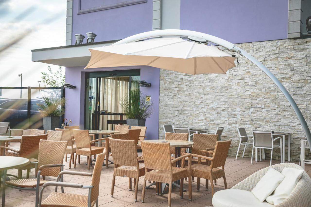 Hotel Baya Strand Milano Marittima Bagian luar foto
