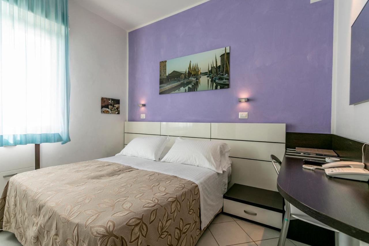 Hotel Baya Strand Milano Marittima Bagian luar foto
