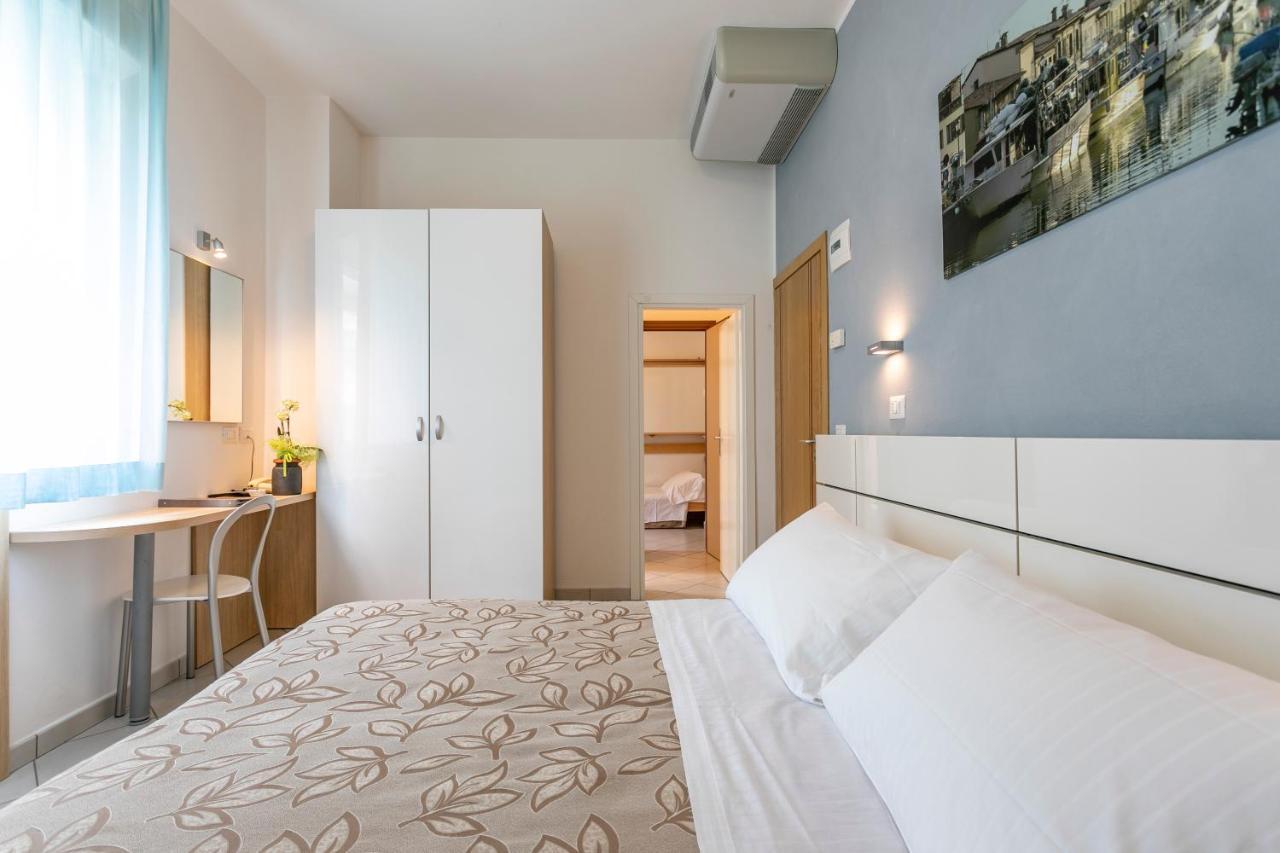 Hotel Baya Strand Milano Marittima Bagian luar foto