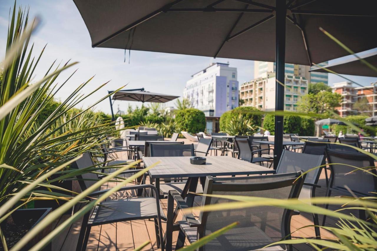 Hotel Baya Strand Milano Marittima Bagian luar foto