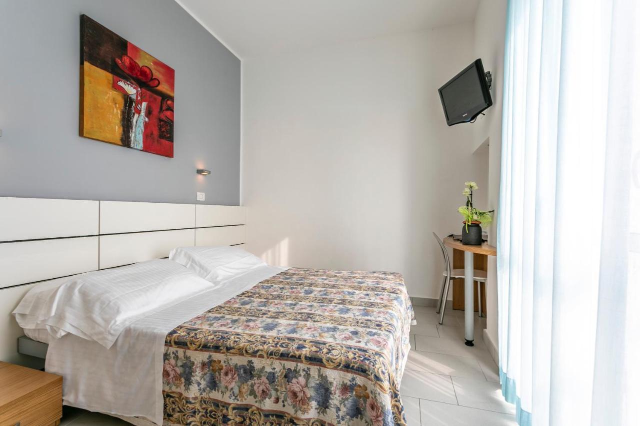 Hotel Baya Strand Milano Marittima Bagian luar foto