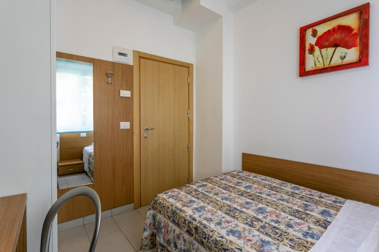 Hotel Baya Strand Milano Marittima Bagian luar foto