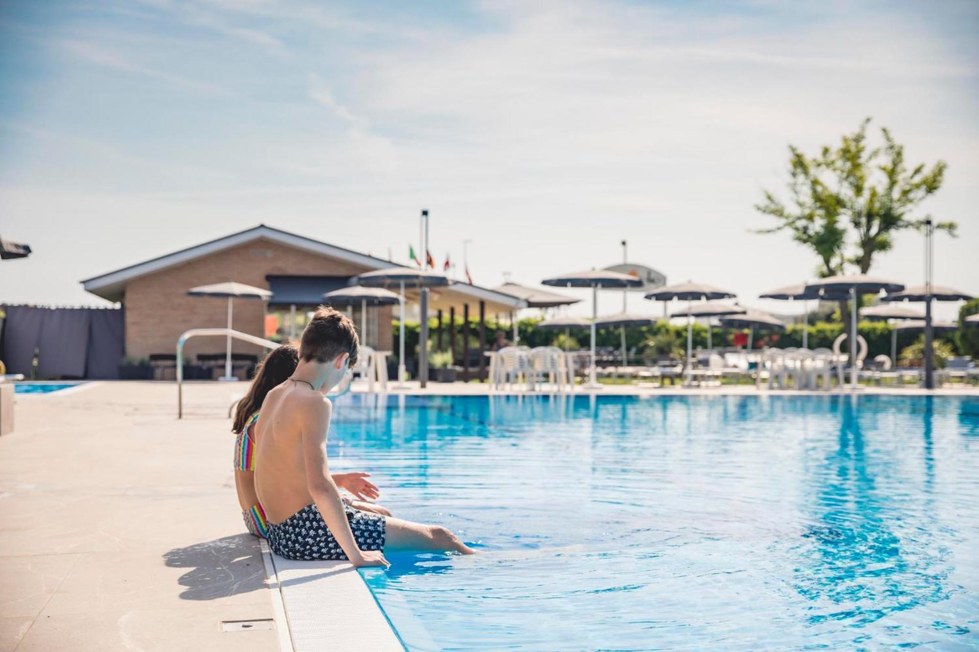 Hotel Baya Strand Milano Marittima Bagian luar foto