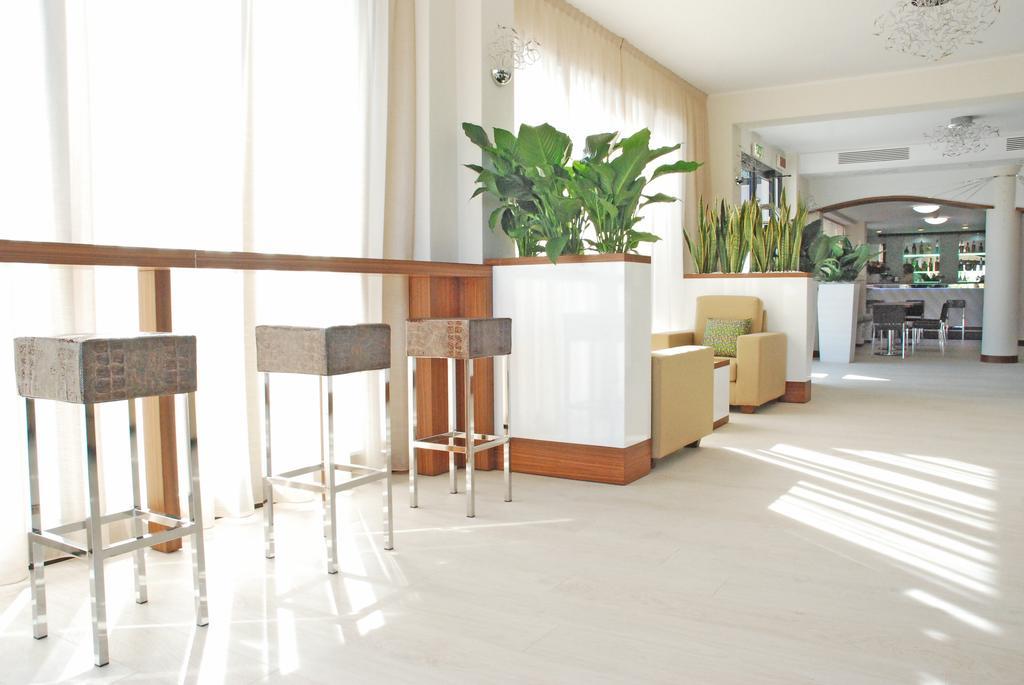 Hotel Baya Strand Milano Marittima Bagian luar foto